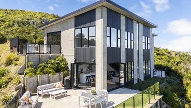  at 42 Grumman Lane, Newlands, Wellington