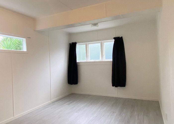  at 1/21 Malters Place, Browns Bay, Auckland
