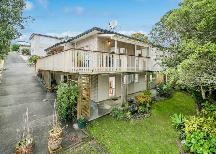  at 2/10 Mawson Avenue, Torbay, Auckland