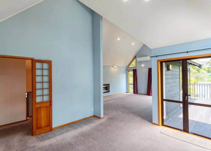  at 2 Crown Hill Close, Forrest Hill, North Shore City, Auckland