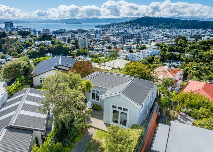  at 28 Mortimer Terrace, Aro Valley, Wellington