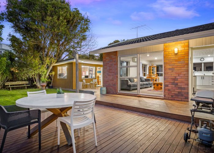  at 1/26 Walton Street, Red Beach, Whangaparāoa