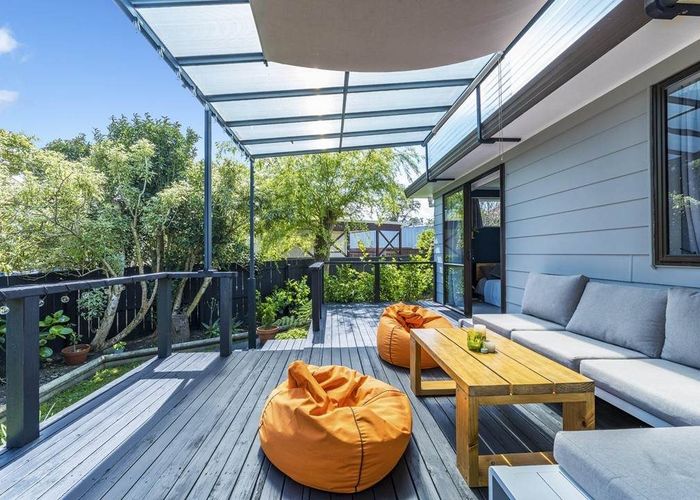  at 2/221 Waitemata Drive, Ranui, Waitakere City, Auckland