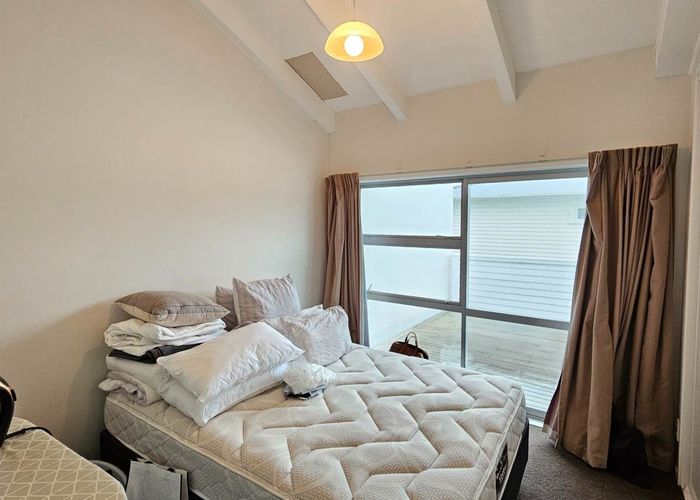  at 2/19 Westwell Road, Belmont, North Shore City, Auckland