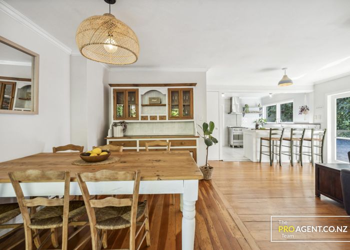 at 82 Warner Park Avenue, Laingholm, Auckland
