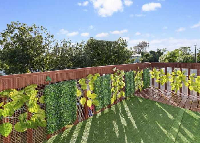 at 1/9 Sheehan Road, Te Atatu South, Waitakere City, Auckland