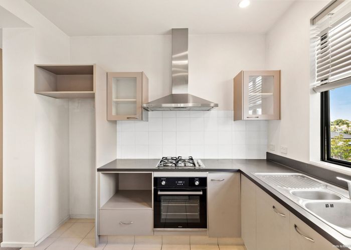  at 40/22 Northcross Drive, Oteha, Auckland