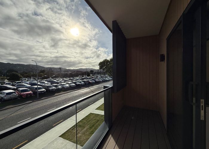  at 2/92b Cambridge Terrace, Waterloo, Lower Hutt, Wellington