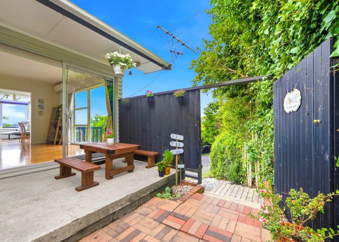  at 6 Cypress Place, Sunnynook, North Shore City, Auckland