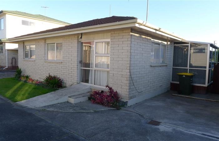  at 2/13 Alexander St, Papakura, Papakura, Auckland