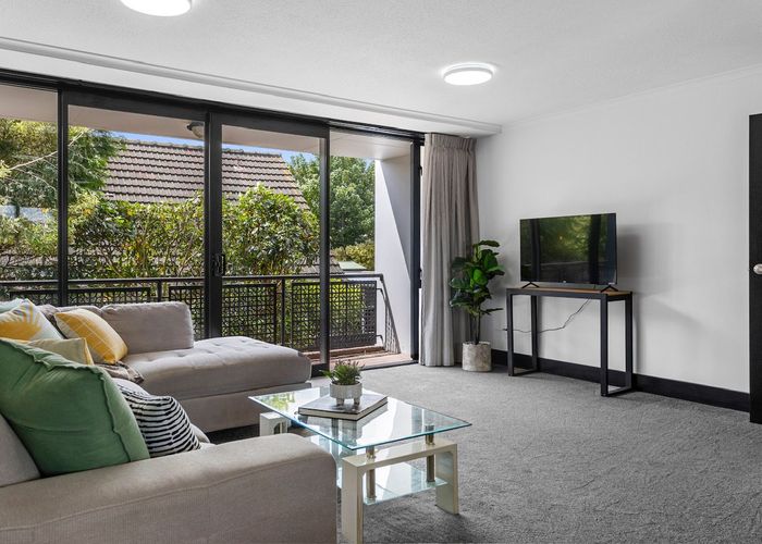  at 1/90 Springfield Rd, Merivale, Christchurch City, Canterbury
