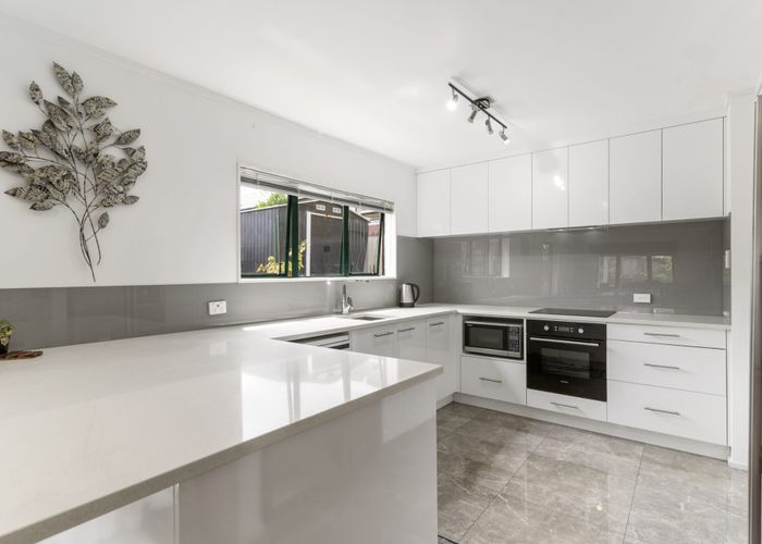  at 1/9 Barcroft Place, Clendon Park, Auckland