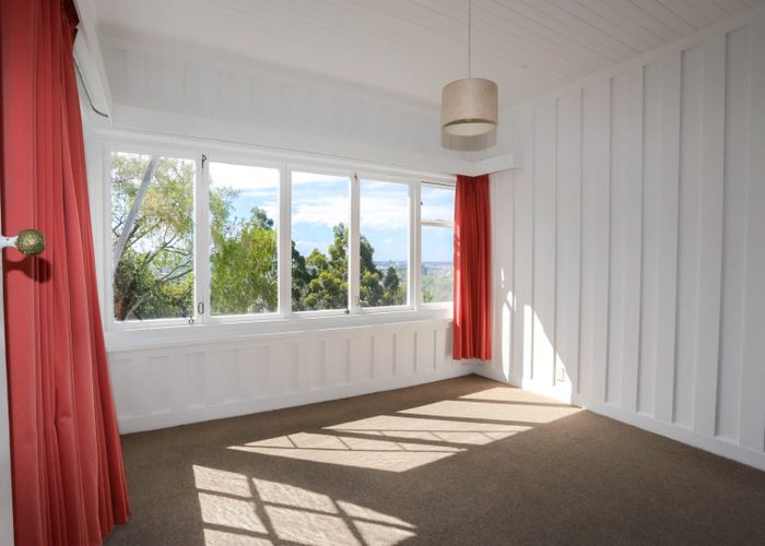  at 2/6B MacMillan Avenue, Cashmere, Christchurch City, Canterbury