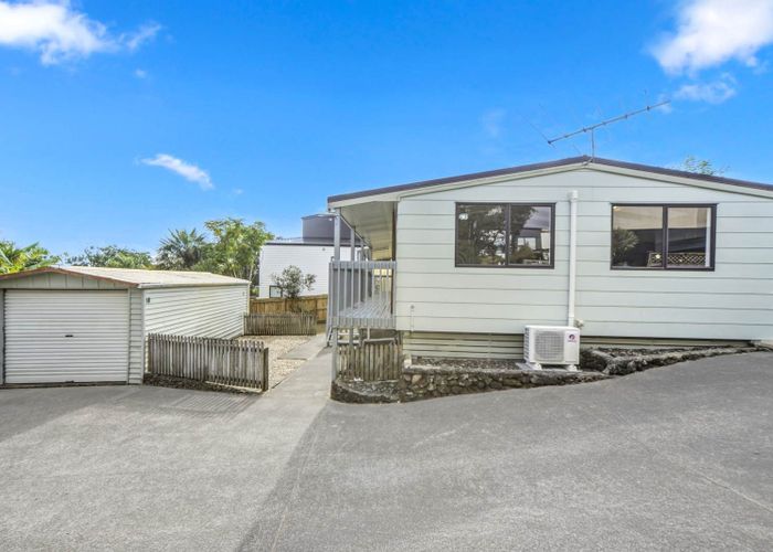  at 2/7 Glendhu Road, Glenfield, North Shore City, Auckland