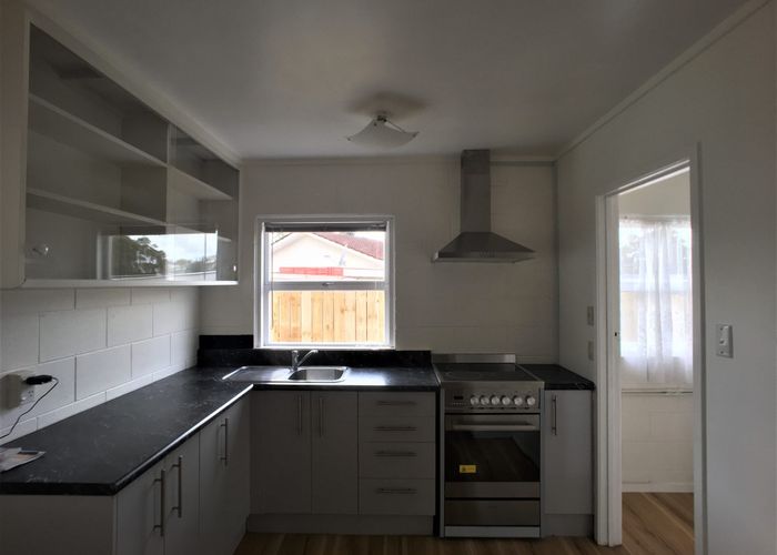  at 2/4 Regal Place, Forrest Hill, Auckland