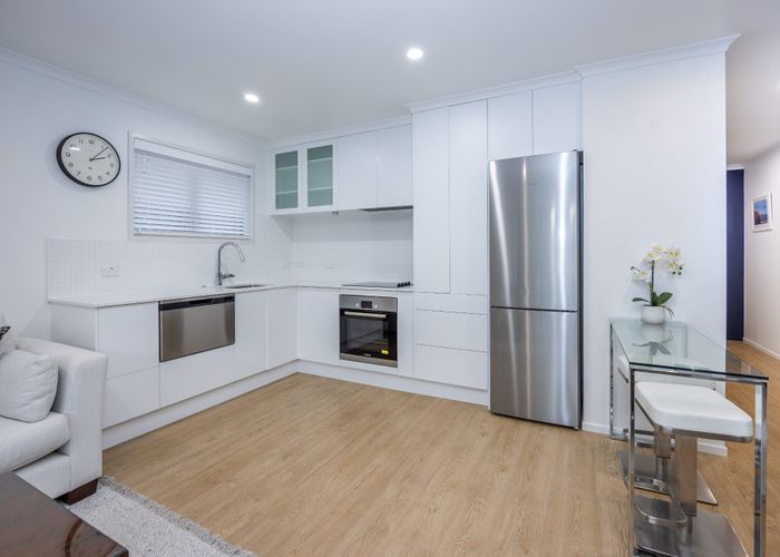  at 104E MacFarlane Street, Hamilton East, Hamilton