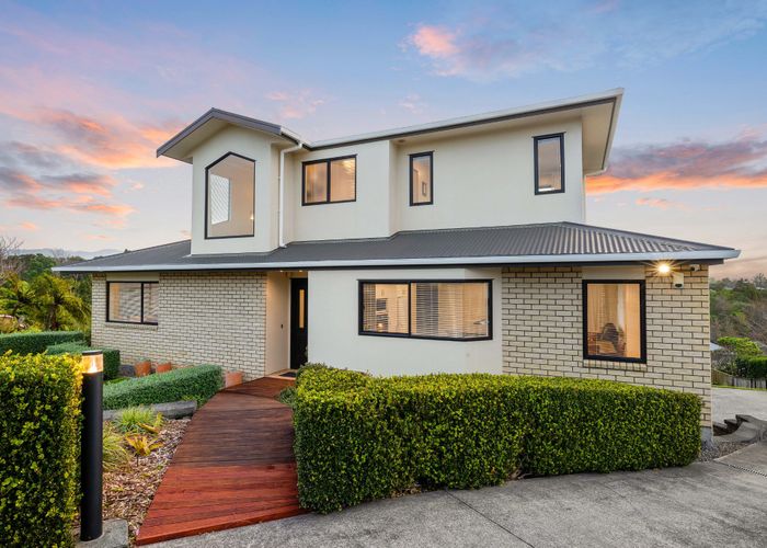  at 10 Larsen Place, Merrilands, New Plymouth