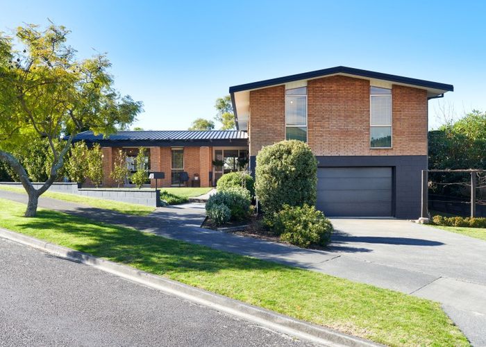  at 8 Ewan Place, Taradale, Napier