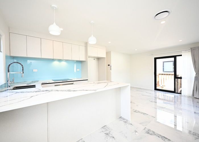  at 77 Flat Bush Road, Clover Park, Auckland