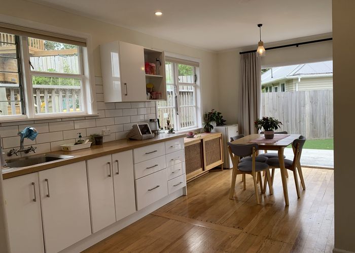  at 38 Lyndfield Lane, Newlands, Wellington