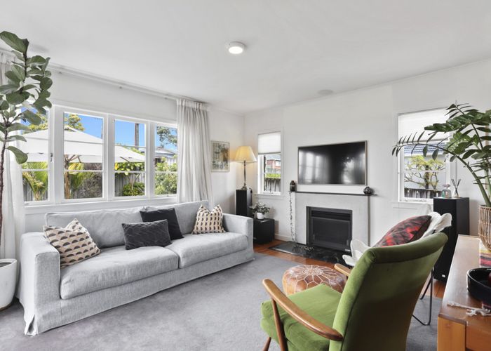  at 8 Copley Street, New Lynn, Auckland