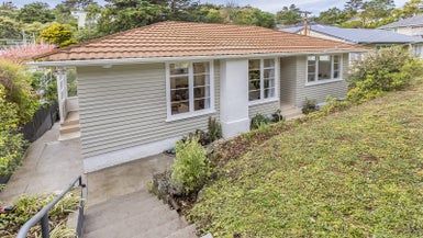  at 39 Lyndfield Lane, Newlands, Wellington