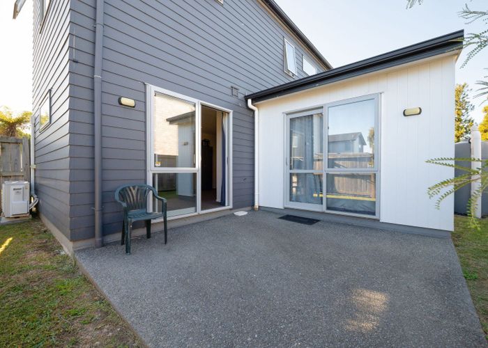  at 33 Sandleigh Road, Hamilton Lake, Hamilton