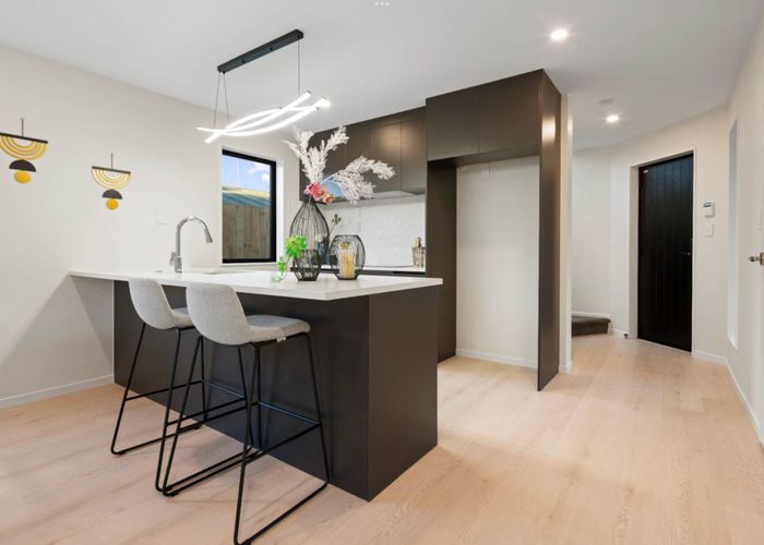  at 1-4/8 Deuxberry Avenue, Northcote, North Shore City, Auckland