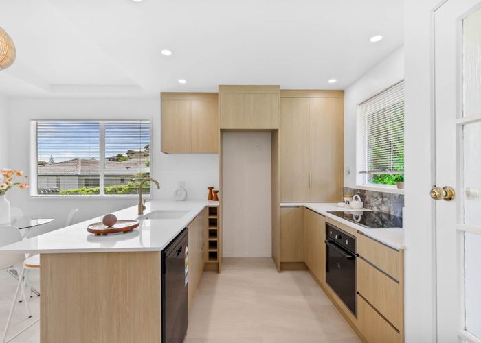  at 2/65 Lavery Place, Sunnynook, North Shore City, Auckland