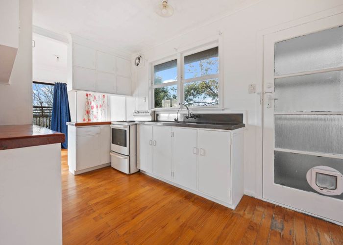  at 33 Evans Road, Glen Eden, Waitakere City, Auckland