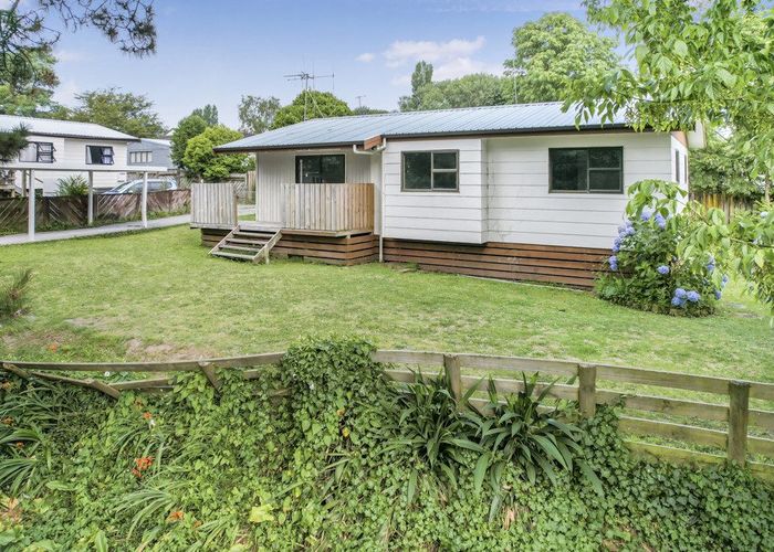  at 14 Manor Place, Bader, Hamilton