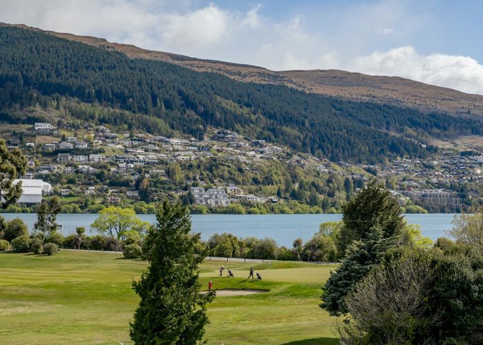  at 12 Grove Lane, Kelvin Heights, Queenstown-Lakes, Otago