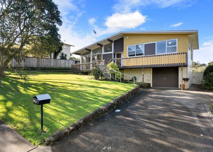  at 40 Easton Park Parade, Glenfield, Auckland