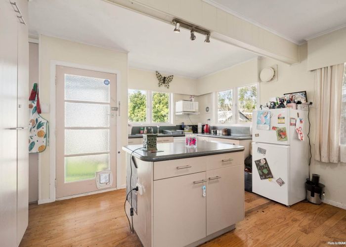  at 46 Lingfield Street, Glenfield, North Shore City, Auckland