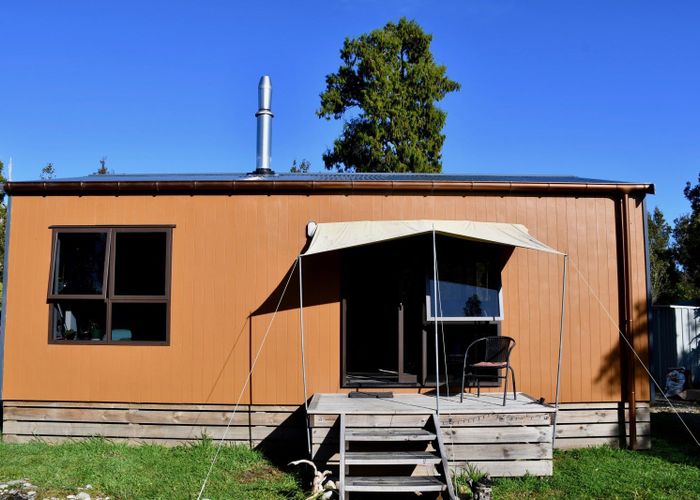  at 64 Eco Place, Little Wanganui