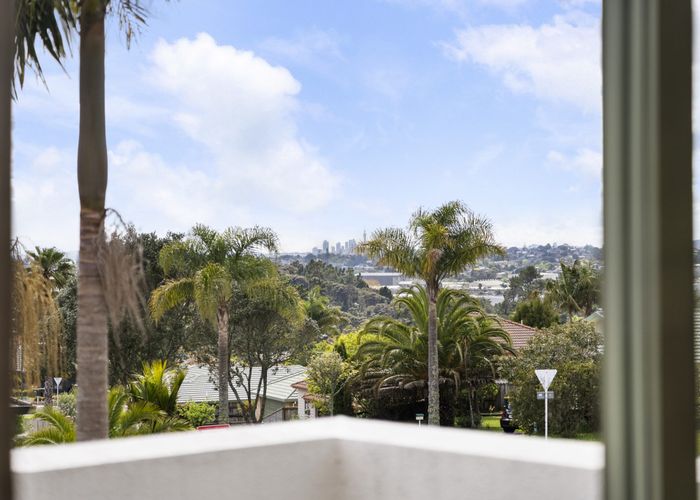  at 4 San Ambrosio Rise, Henderson, Auckland