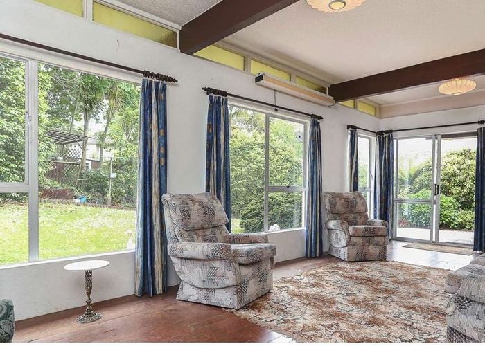  at 28 Cyclarama Crescent, Massey, Waitakere City, Auckland