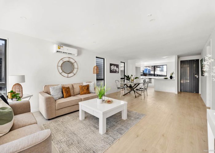  at 4/101 Hobsonville Road, West Harbour, Auckland
