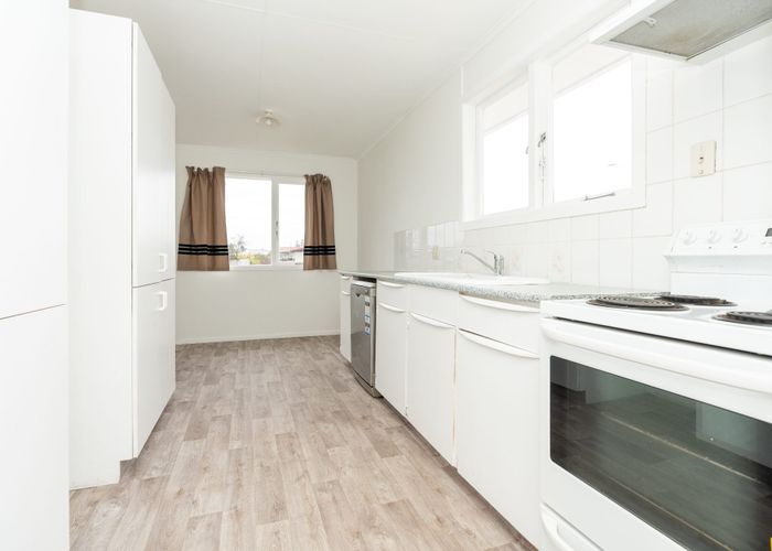  at 77 Collins Road, Melville, Hamilton