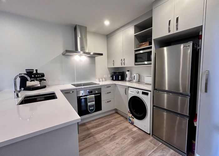  at 5/6 Exchange Street, Ebdentown, Upper Hutt, Wellington