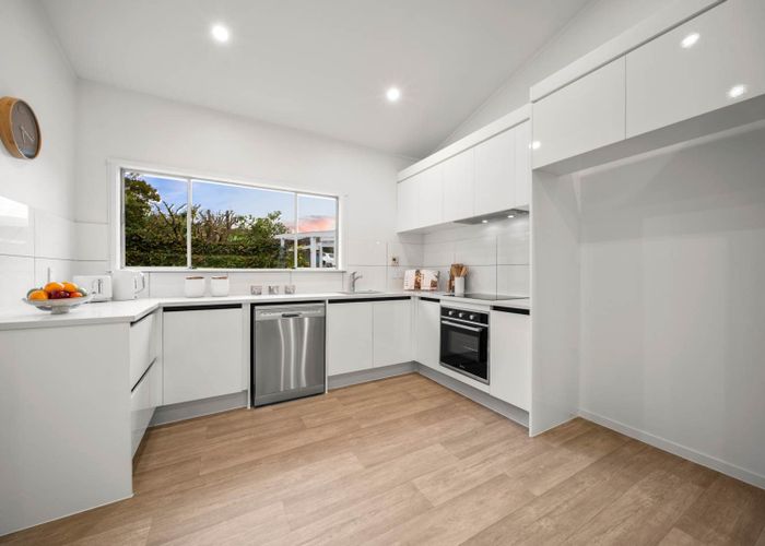  at 11 Geoffrey Road, Torbay, North Shore City, Auckland