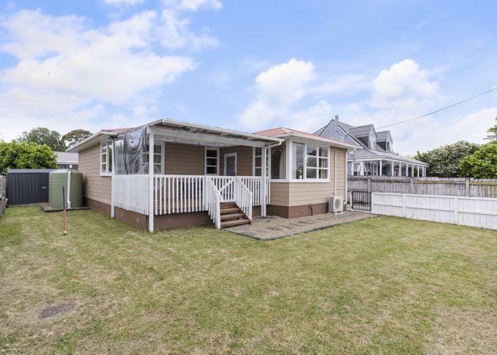  at 33 Cobham Crescent, Kelston, Waitakere City, Auckland