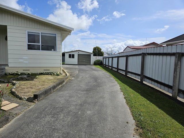  at 39 Raglan Avenue, Cloverlea, Palmerston North