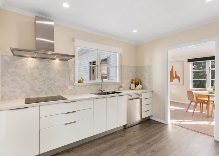  at 49 Lyndfield Lane, Newlands, Wellington