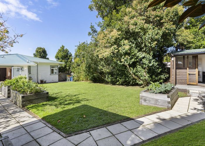  at 12 Niccol Avenue, Narrow Neck, Auckland