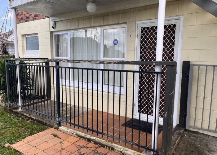  at 1/9 Heaphy Street , Blockhouse Bay, Auckland City, Auckland