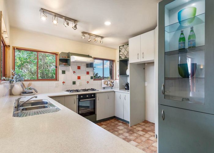  at 13A Cliff View Drive, Green Bay, Waitakere City, Auckland