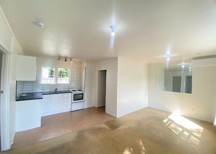  at 1/2 Derwent Crescent, Titirangi, Waitakere City, Auckland