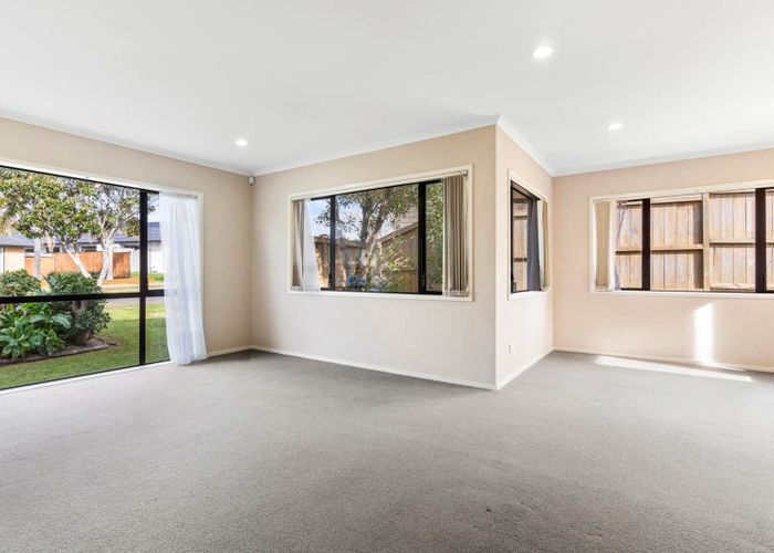  at 5 Walter Haddrell Crescent, East Tamaki, Manukau City, Auckland