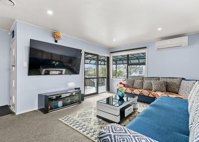  at 97 Everglade Drive, Totara Heights, Manukau City, Auckland